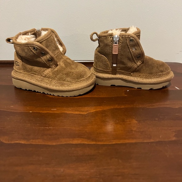 USED Toddler Uggs, no Laces - Picture 4 of 10